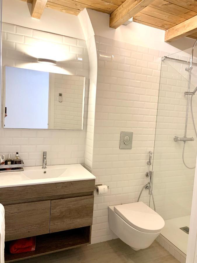Nice Downtown Loft Apartment Рим Екстериор снимка