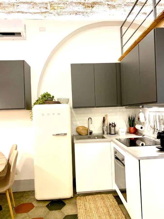 Nice Downtown Loft Apartment Рим Екстериор снимка