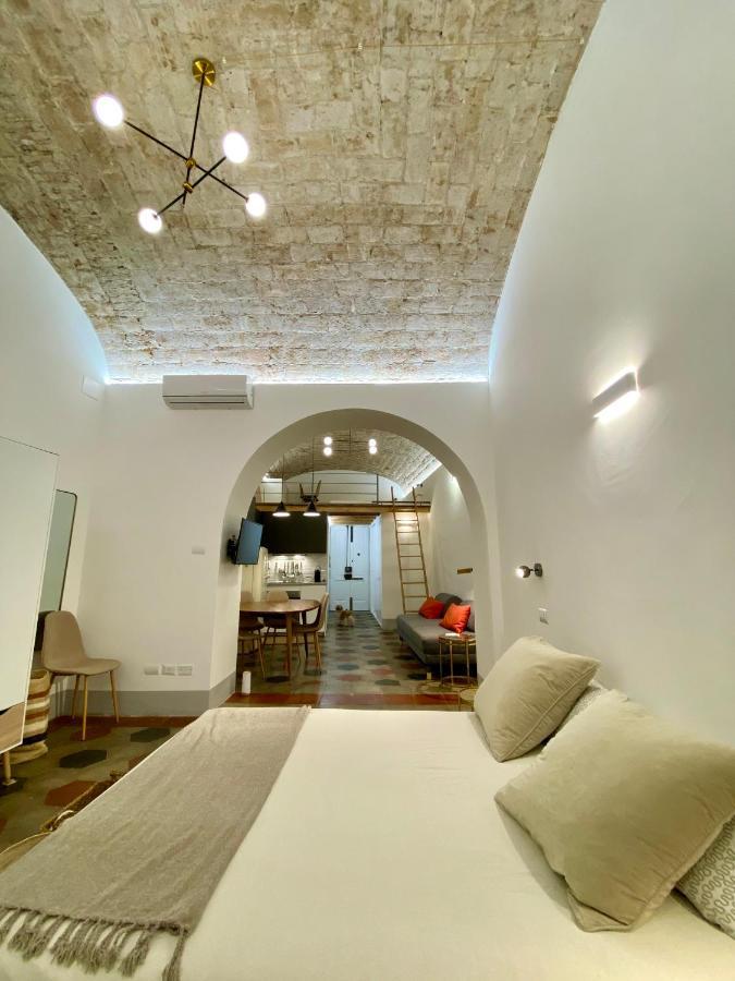 Nice Downtown Loft Apartment Рим Екстериор снимка