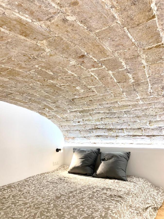 Nice Downtown Loft Apartment Рим Екстериор снимка