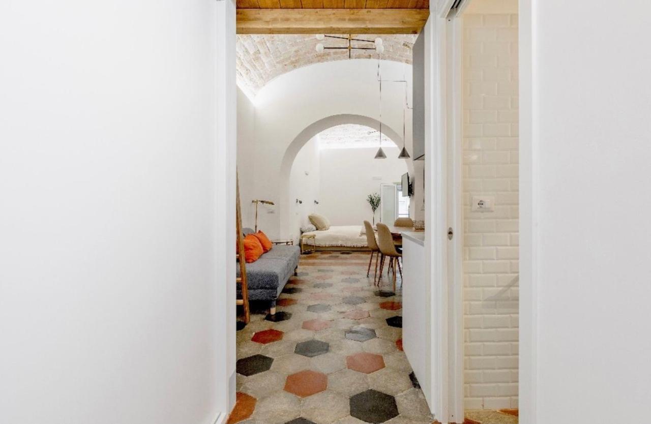 Nice Downtown Loft Apartment Рим Екстериор снимка